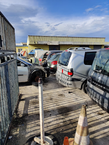 Aperçu des activités de la casse automobile SUPERCASS SAFORA AUTOMOBILES située à MONTREDON-DES-CORBIERES (11100)